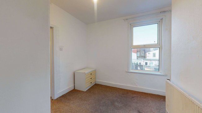 128 Empress Avenue, Ilford, Essex, IG1 3DF 8