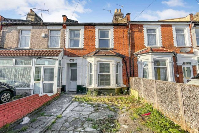 128 Empress Avenue, Ilford, Essex, IG1 3DF 8