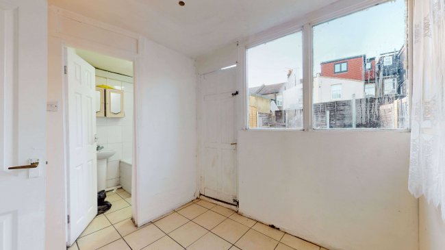 128 Empress Avenue, Ilford, Essex, IG1 3DF 8