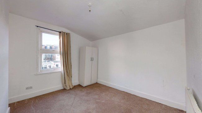 128 Empress Avenue, Ilford, Essex, IG1 3DF 8