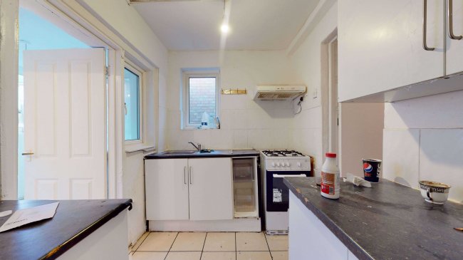 128 Empress Avenue, Ilford, Essex, IG1 3DF 8