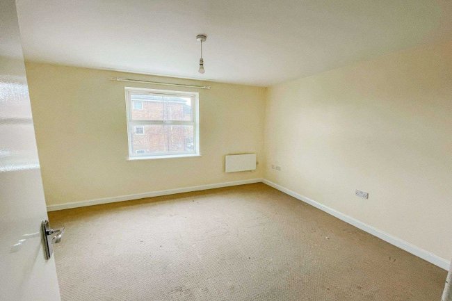 Flat 24, The Academy, Holly Street, Luton, LU1 3DD
 7