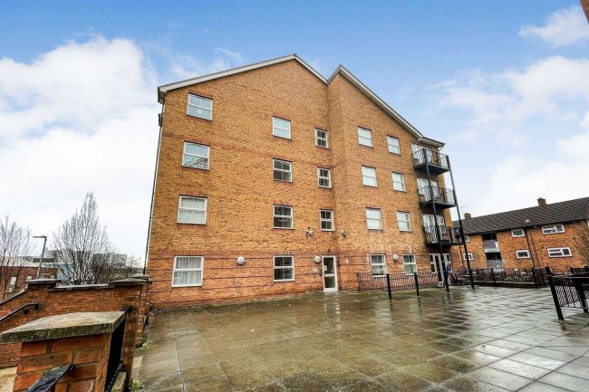 Flat 24, The Academy, Holly Street, Luton, LU1 3DD
 7