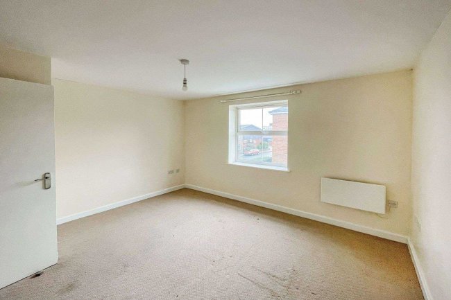 Flat 24, The Academy, Holly Street, Luton, LU1 3DD
 7