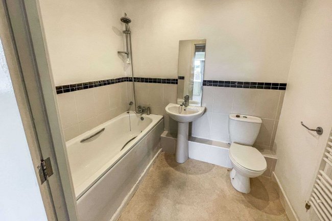 Flat 52, The Academy, Holly Street, Luton, LU1 3DD
 8