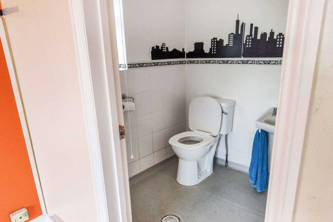 Ivydene, 133 Harwich Road, Little Oakley, Harwich, CO12 5EB
 5