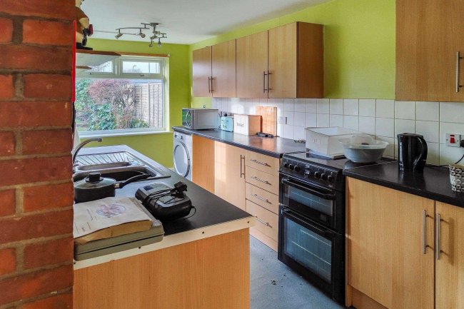 Ivydene, 133 Harwich Road, Little Oakley, Harwich, CO12 5EB
 5