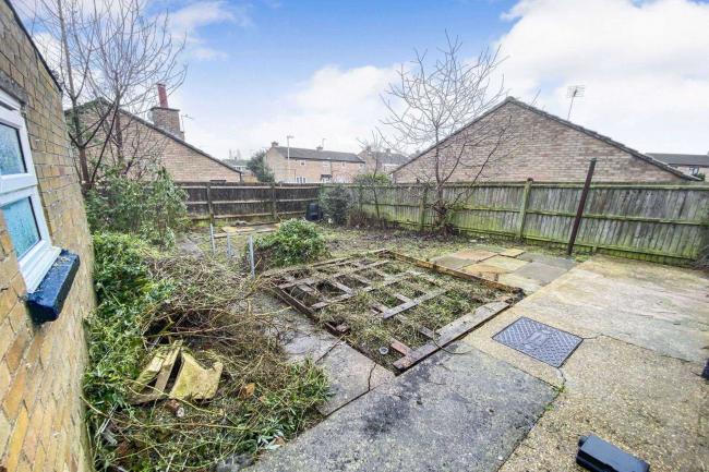 3 Moyne Road, Sawtry, Huntingdon PE28 5TN 
 6