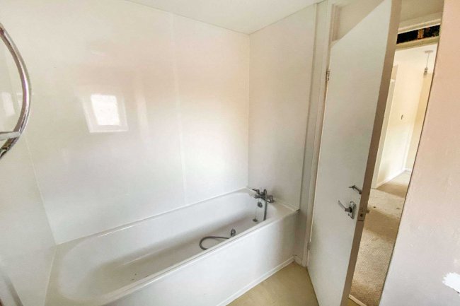 9 Lavender Court, Huntingdon, Cambridgeshire, PE29 1GD
 3