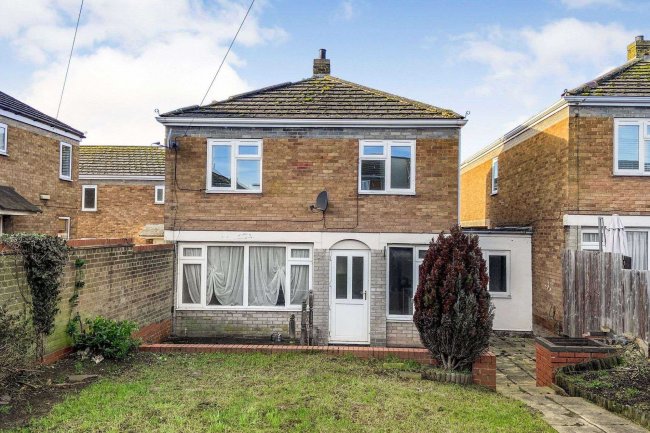 9 Lavender Court, Huntingdon, Cambridgeshire, PE29 1GD
 3