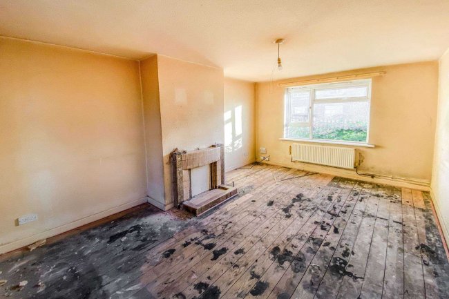 34 Priory Road, Huntingdon, Cambridgeshire, PE29 1JP
 6