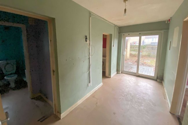 52 The Crescent, St. Neots, Cambridgeshire, PE19 1EE 6