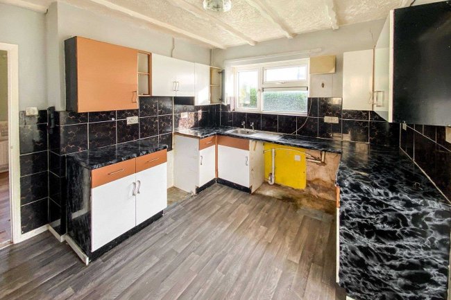 85 Ermine Street, Little Stukeley, Huntingdon, PE28 4BG 6