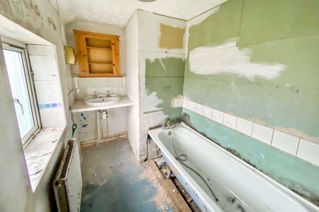 18 Harris Lane, Wistow, Huntingdon, Cambridgeshire, PE28 2QG
 3