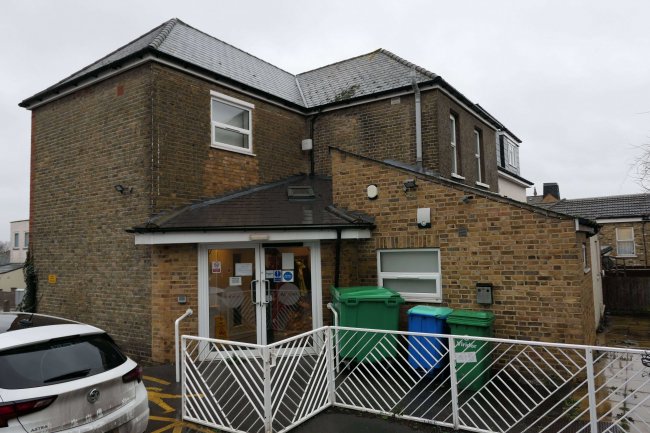 2 Essex Road, Dartford, Kent, DA1 2AU
 6