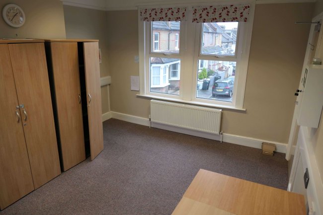 2 Essex Road, Dartford, Kent, DA1 2AU
 6