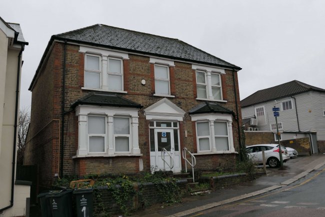 2 Essex Road, Dartford, Kent, DA1 2AU
 6