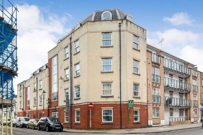 Flat 9 Wilton Exchange, Elm Grove, Pelham Road, Southsea, PO5 3DG
 1