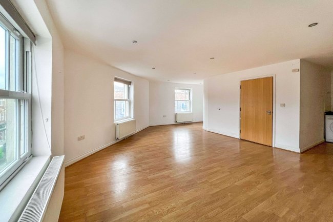Flat 9 Wilton Exchange, Elm Grove, Pelham Road, Southsea, PO5 3DG
 1