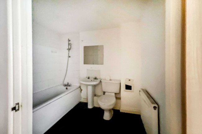 Flat 9 Wilton Exchange, Elm Grove, Pelham Road, Southsea, PO5 3DG
 1