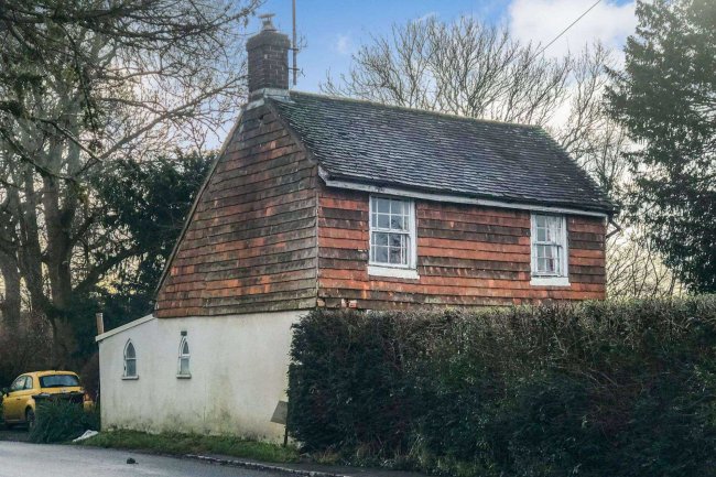 Broadview, Church Road, Hellingly, Hailsham, East Sussex, BN27 4EX
 1