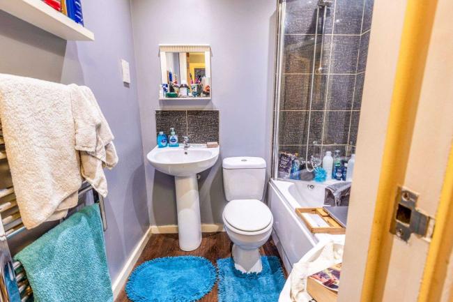 2 Micklegate House, Pontefract, West Riding WF8 1PD
 4