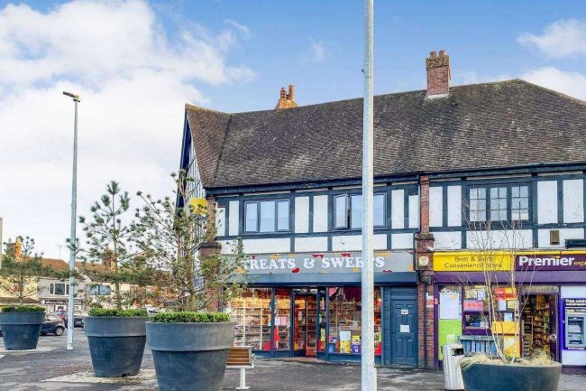 545-547 Cricklade Road, Swindon, SN2 1AH 10