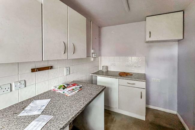 175 Nutwick Road, Havant, Hampshire, PO9 2UL
 10