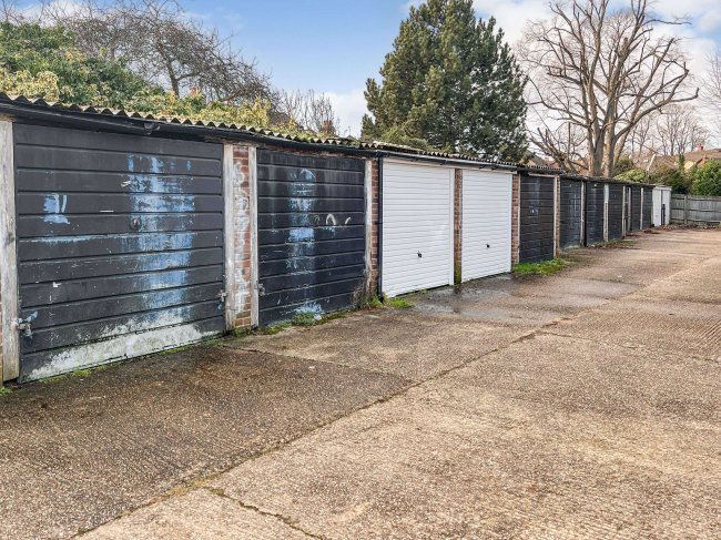 Garage 13 at the rear of 78/104 Albert Road, London, SE25 4JW
 6