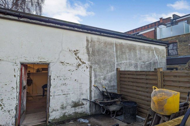 2 Hotham Road Mews, Wimbledon, London, SW19 1FA
 8