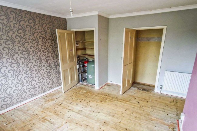 7 Taylers Cottages, Crossoaks Lane, Ridge, Potters Bar, EN6 3LL
 8