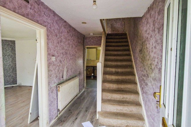 7 Taylers Cottages, Crossoaks Lane, Ridge, Potters Bar, EN6 3LL
 8