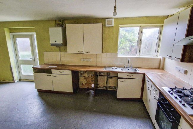 7 Taylers Cottages, Crossoaks Lane, Ridge, Potters Bar, EN6 3LL
 8