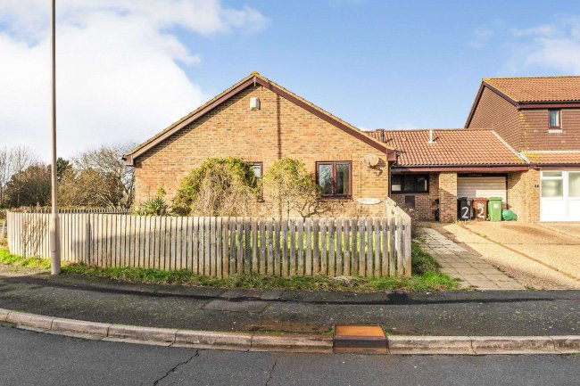 2 Sandown Close, Eastbourne, East Sussex, BN23 8EF
 8