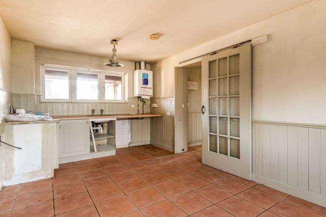 2 Sandown Close, Eastbourne, East Sussex, BN23 8EF
 8