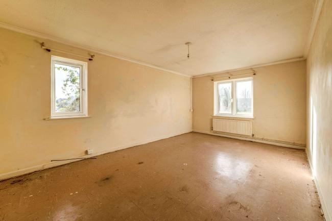 2 Sandown Close, Eastbourne, East Sussex, BN23 8EF
 8