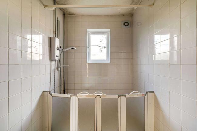 2 Sandown Close, Eastbourne, East Sussex, BN23 8EF
 8