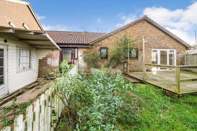 2 Sandown Close, Eastbourne, East Sussex, BN23 8EF
 8