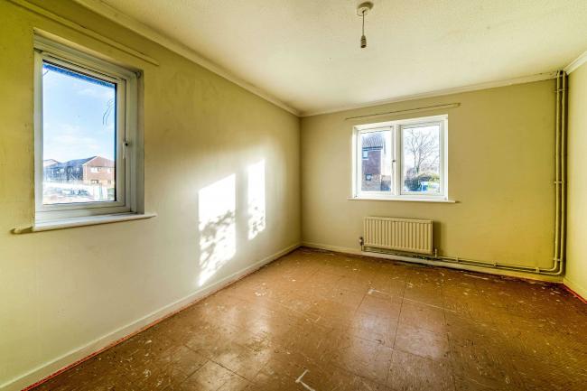 2 Sandown Close, Eastbourne, East Sussex, BN23 8EF
 8