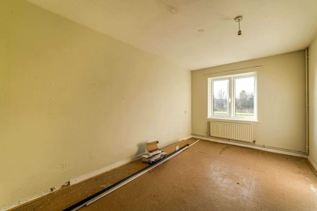 2 Sandown Close, Eastbourne, East Sussex, BN23 8EF
 8