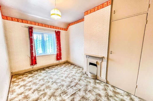 17 Mannock Road, Wellingborough, Northamptonshire, NN8 2BJ
 7