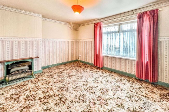 17 Mannock Road, Wellingborough, Northamptonshire, NN8 2BJ
 7