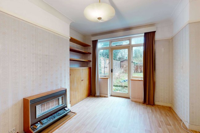 8 St. Leonards Road, Croydon, Surrey, CR0 4BN
 5