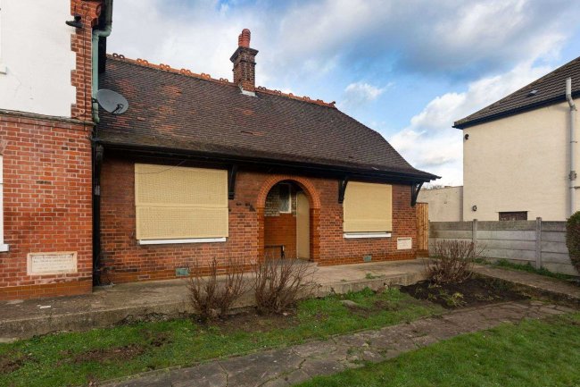 1 2 4 and 5 Parkside, Golfe Road, Ilford, Essex, IG1 1SX
 3