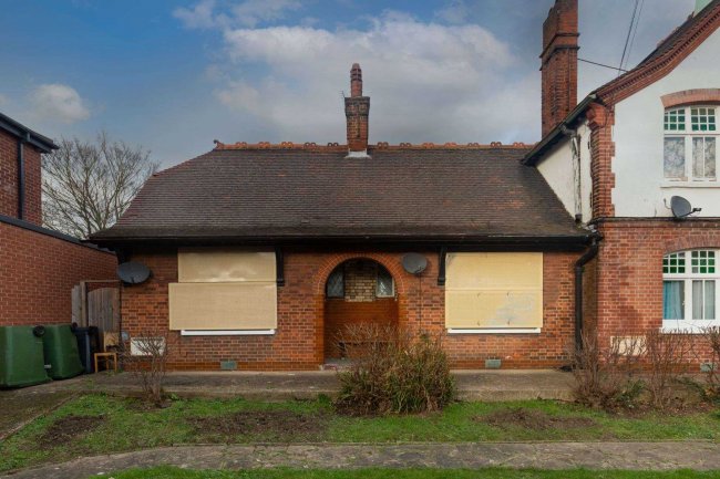 1 2 4 and 5 Parkside, Golfe Road, Ilford, Essex, IG1 1SX
 3