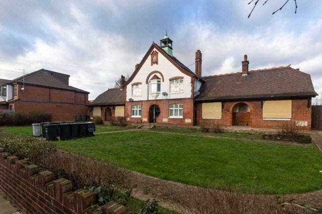 1 2 4 and 5 Parkside, Golfe Road, Ilford, Essex, IG1 1SX
 3