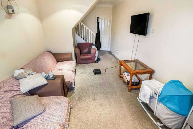 36A West View Drive, Woodford Green, IG8 8LU 8