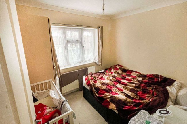 36A West View Drive, Woodford Green, IG8 8LU 8