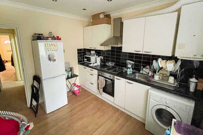 36A West View Drive, Woodford Green, IG8 8LU 8