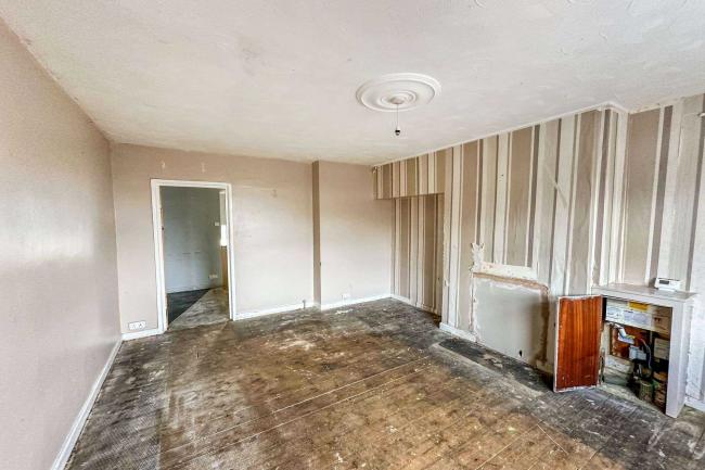 27 Warren Crescent, Southampton, SO16 6BW
 9